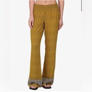 Prana Isadora Pant